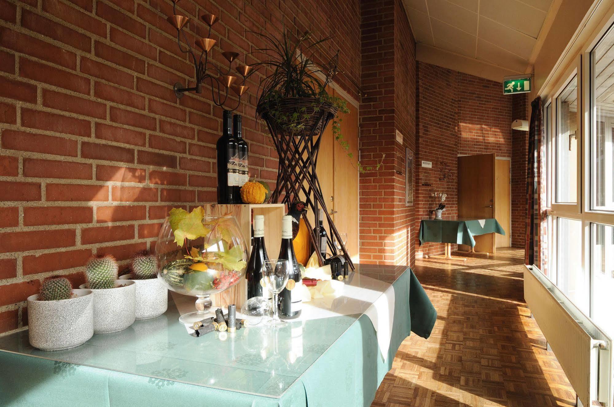 Hotel Vissenbjerg Storkro Екстериор снимка